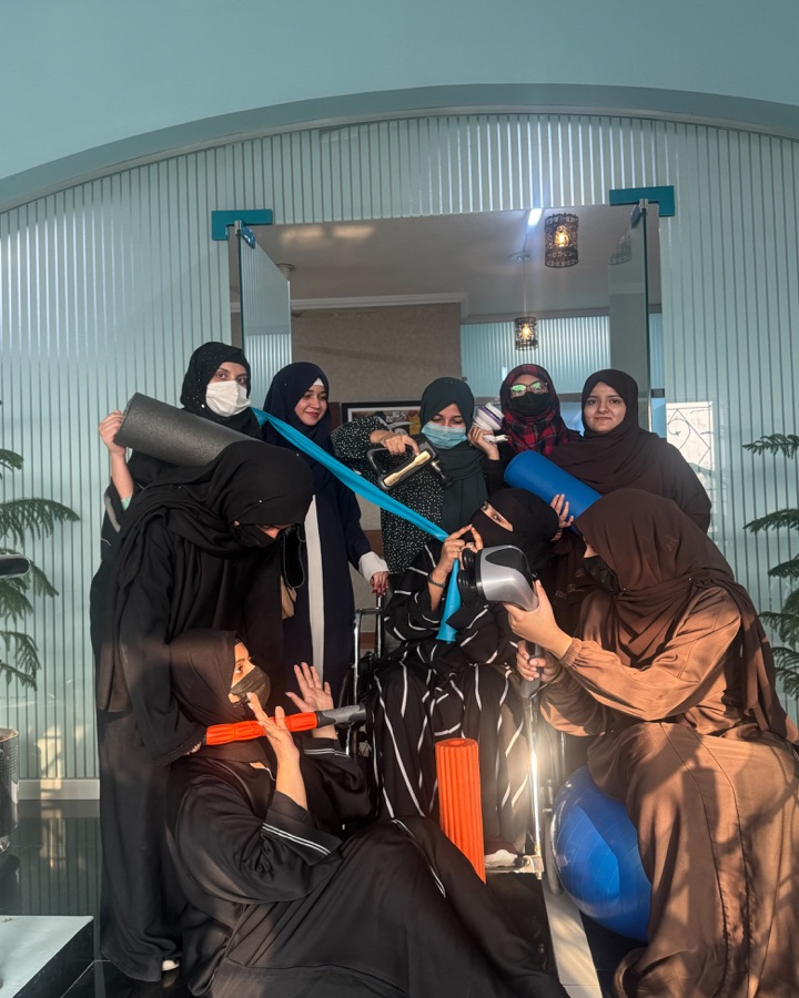 Physiotherapy treatment session at Dr Aleena Sajal clinic, Wapda Town Lahore